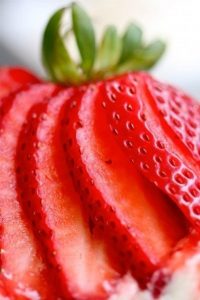Sliced strawberries for puffy eyes
